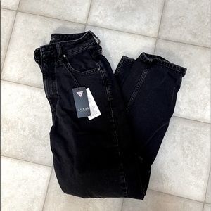 GUESS boyfriend fit jeans